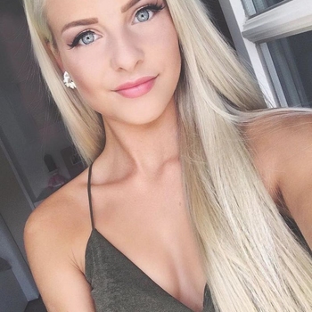 Jillies (22) uit Nieuwerkerken (Vlaams-Limburg) wilt afspreken voor sex