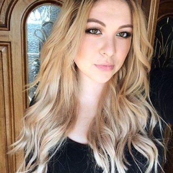 Mandykisses (24) uit Mechelen (Antwerpen) wilt afspreken voor sex