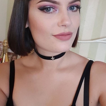 PrettyInBlack (31) uit Genk (Vlaams-Limburg) wilt afspreken voor sex