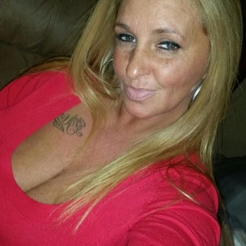 kathrien (52) uit Leuven (Vlaams-brabant) wilt afspreken voor sex
