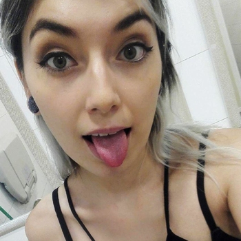 Hardtohandlelizzy (24) uit Hasselt (Vlaams-Limburg) wilt afspreken voor sex