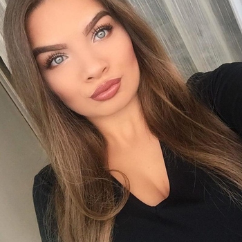 21 jarige vrouw, Kremla zoekt contact met mannen in Antwerpen voor sex!