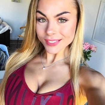 ZoeLove (23) uit Sint-Truiden (Vlaams-Limburg) wilt afspreken voor sex