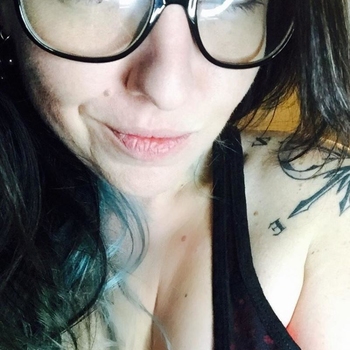 Kelseyh (33) uit Alveringem (West-vlaanderen) wilt afspreken voor sex