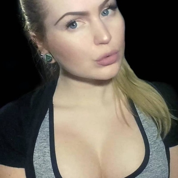 ZoraLee (28) uit Olen (Antwerpen) wilt afspreken voor sex