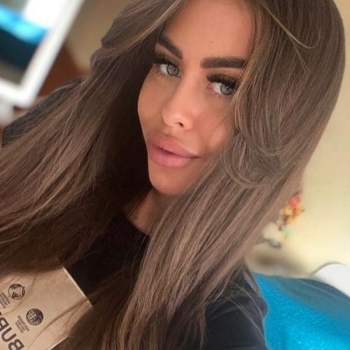 Afspreken met Lisalone? Meld je gratis aan en maak contact!