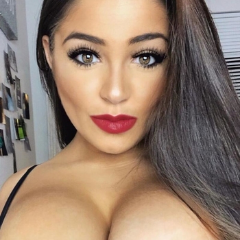 FoxyRoxy (28) uit Geldenaken (Waals-Brabant) wilt afspreken voor sex