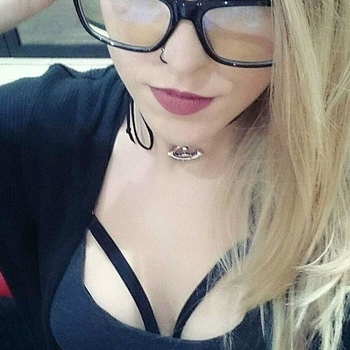 Smartass (26) uit Torhout (West-vlaanderen) wilt afspreken voor sex