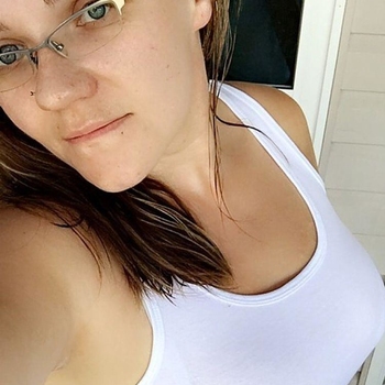 Licindy (31) uit Houthulst (West-vlaanderen) wilt afspreken voor sex