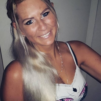 Tinkle (38) uit Vlaams-brabant