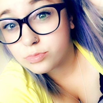 Mijntjes (23) uit Gent (Oost-vlaanderen) wilt afspreken voor sex