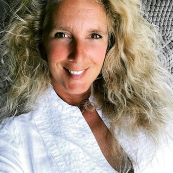 Sulvanie (50) uit Brugge (West-vlaanderen) wilt afspreken voor sex
