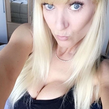 KimmieLove (36) uit West-vlaanderen