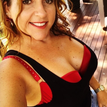 Quionas (45) uit Gent (Oost-vlaanderen) wilt afspreken voor sex