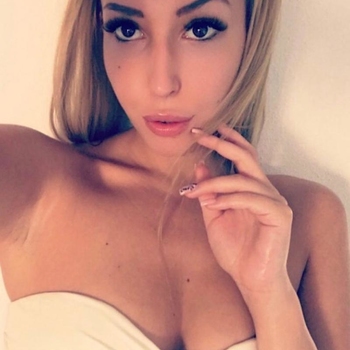 Bellabel (30) uit Ieper (West-vlaanderen) wilt afspreken voor sex