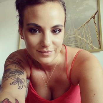 Natalieke (25) uit Nijvel (Waals-Brabant) wilt afspreken voor sex