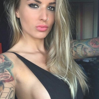 Kerri (29) uit Vosselaar (Antwerpen) wilt afspreken voor sex