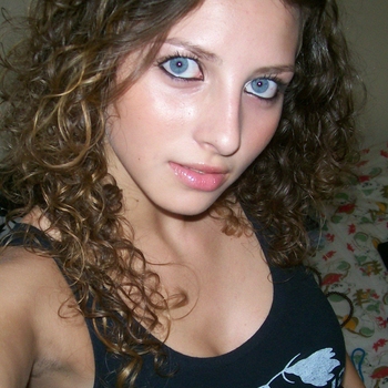 Rosanna (24) uit Zedelgem (West-vlaanderen) wilt afspreken voor sex