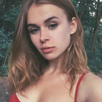 Milanie (21) uit Middelkerke (West-vlaanderen) wilt afspreken voor sex