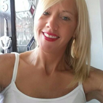 Shoplady (44) uit Geel (Antwerpen) wilt afspreken voor sex