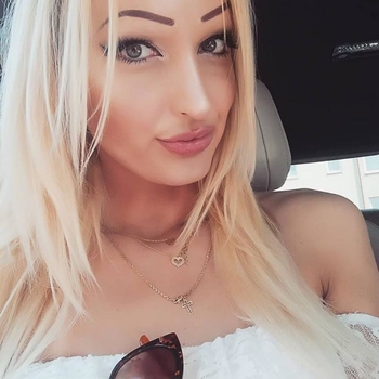 Modelxxx (29) uit Hoogstraten (Antwerpen) wilt afspreken voor sex