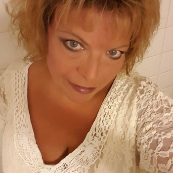 Misty (56) uit Aalst (Oost-vlaanderen) wilt afspreken voor sex